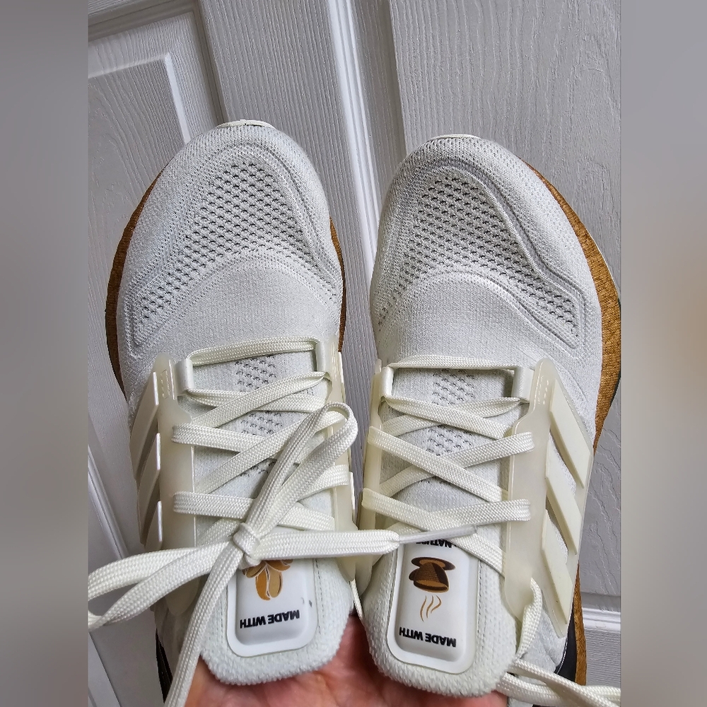 Adidas Ultra boost 22 size 10